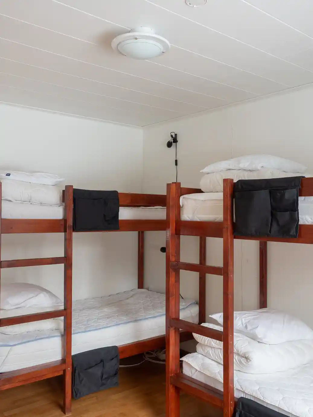 Bedroom 2 with 2 bunk beds